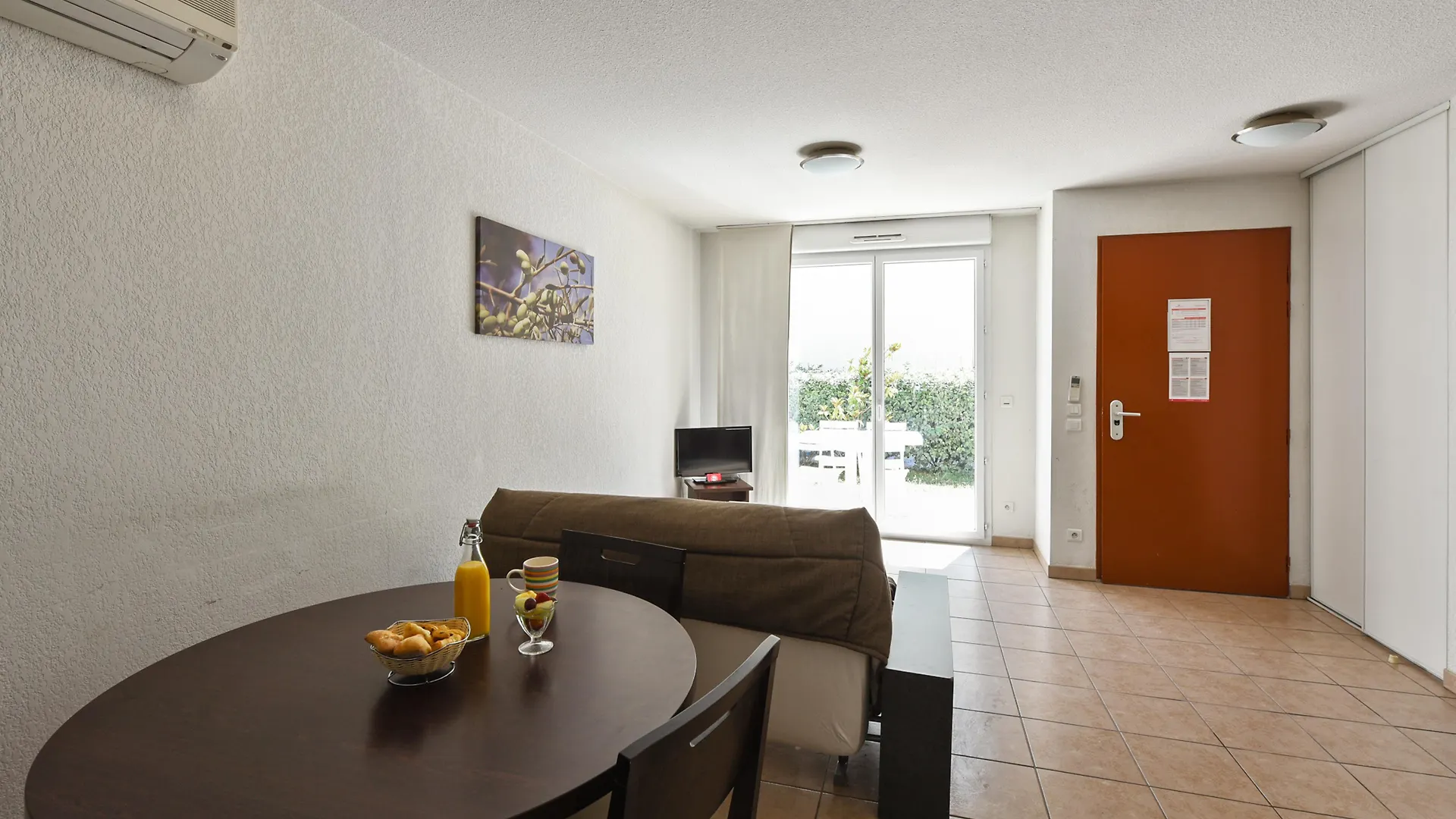Comfort Aparthotel Six-Fours Six-Fours-les-Plages 3*,