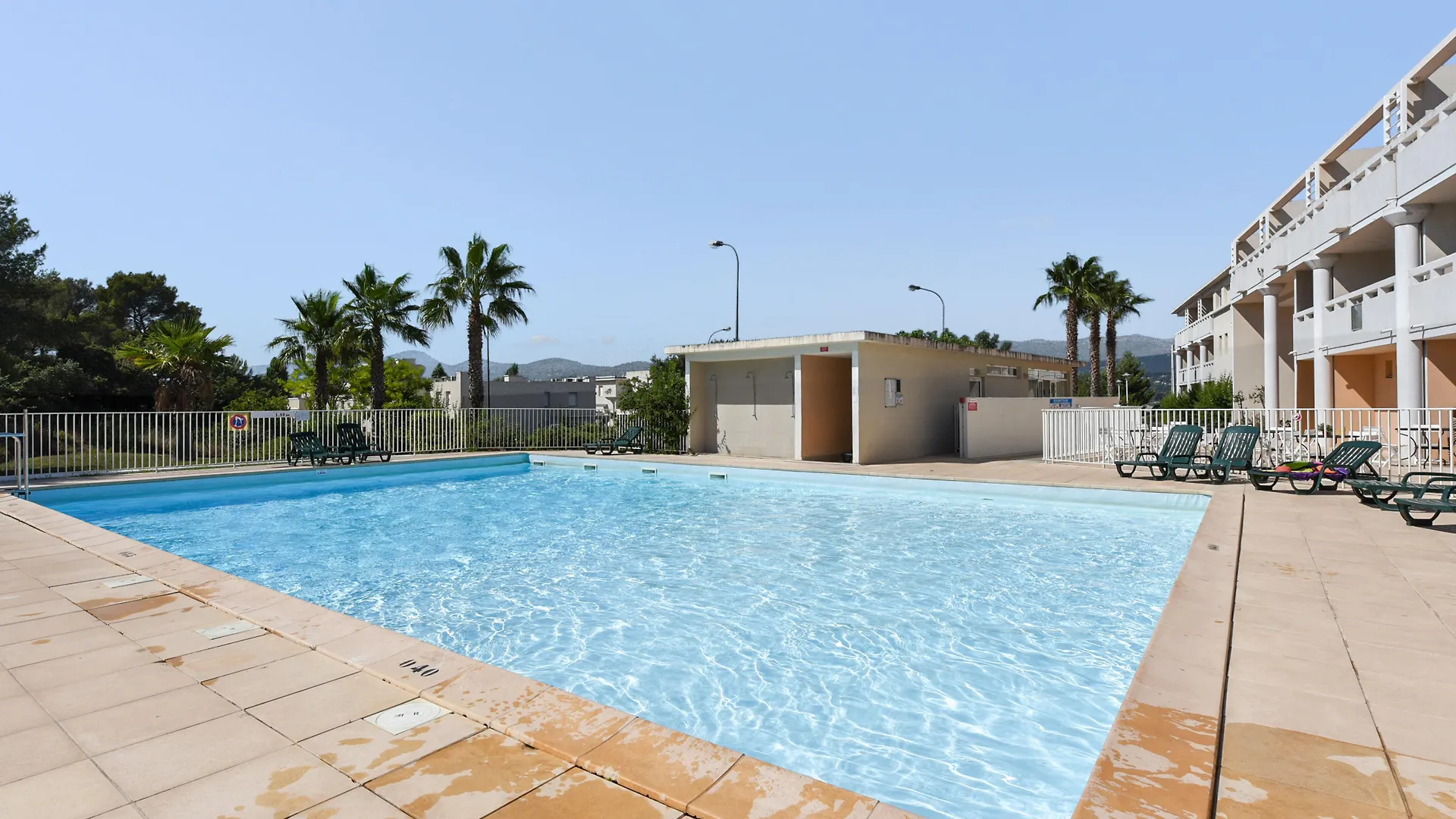 Zenitude Hôtel-Résidences Toulon Six Fours Six-Fours-les-Plages Hotel