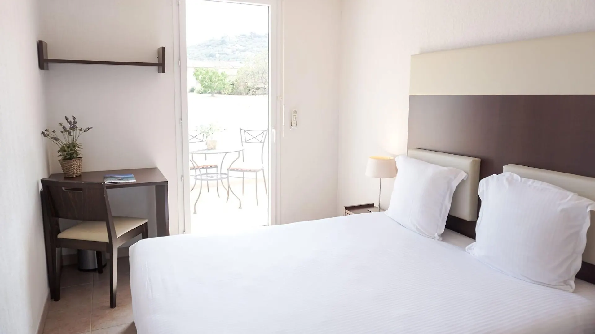 Comfort Aparthotel Six-Fours Six-Fours-les-Plages 3*,