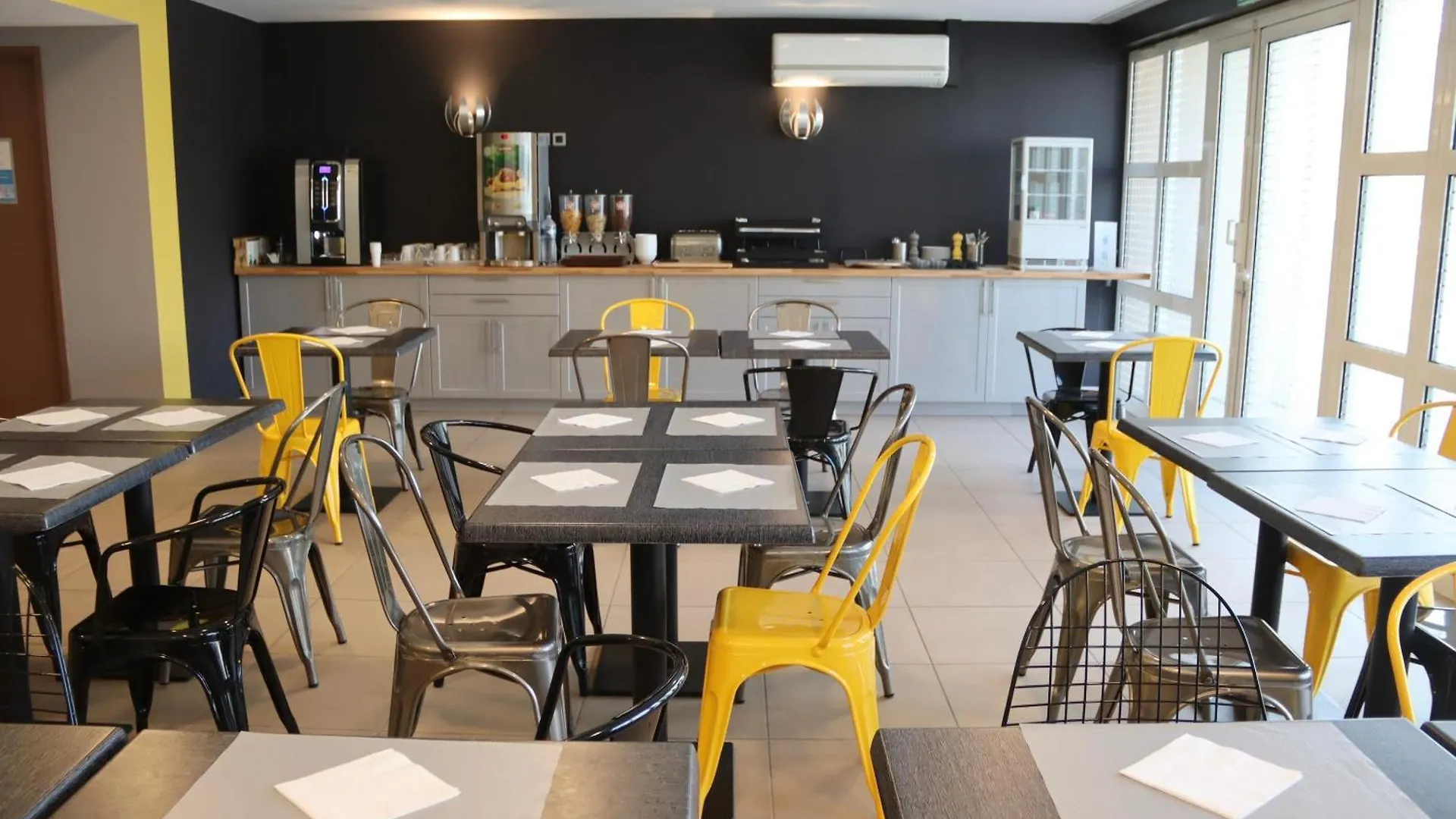 Comfort Aparthotel Six-Fours Six-Fours-les-Plages 3*,  France