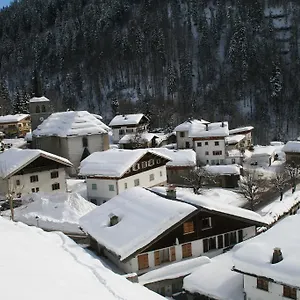 le-caprice-des-neiges-1.hotels-rhonealpes.com/