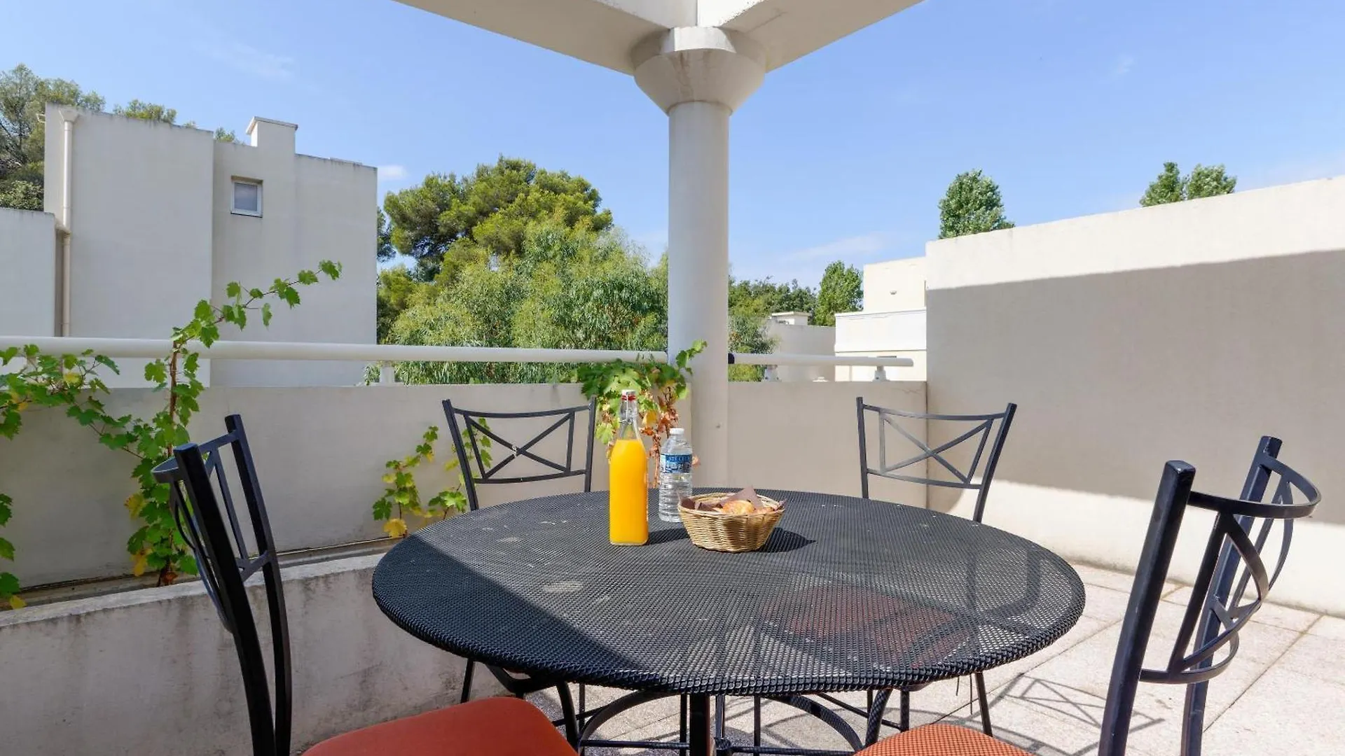 Hotel Zenitude Hôtel-Résidences Toulon Six Fours Six-Fours-les-Plages