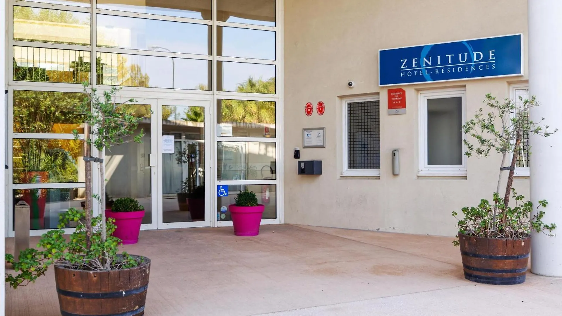 Zenitude Hôtel-Résidences Toulon Six Fours Six-Fours-les-Plages 3*,